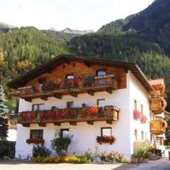 Gästehaus Schrott - Zimmer, Suiten, Ferienwohnung im Ötztal - Tirol