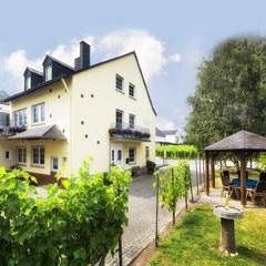 Gstezimmer Ferienhaus Ferienwohnung mit Blick auf die Mosel - in Trittenheim