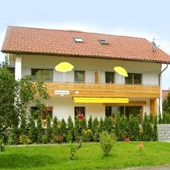 Haus Bergland - gepflegte Ferienwohnungen mit Aussicht - in Pfronten